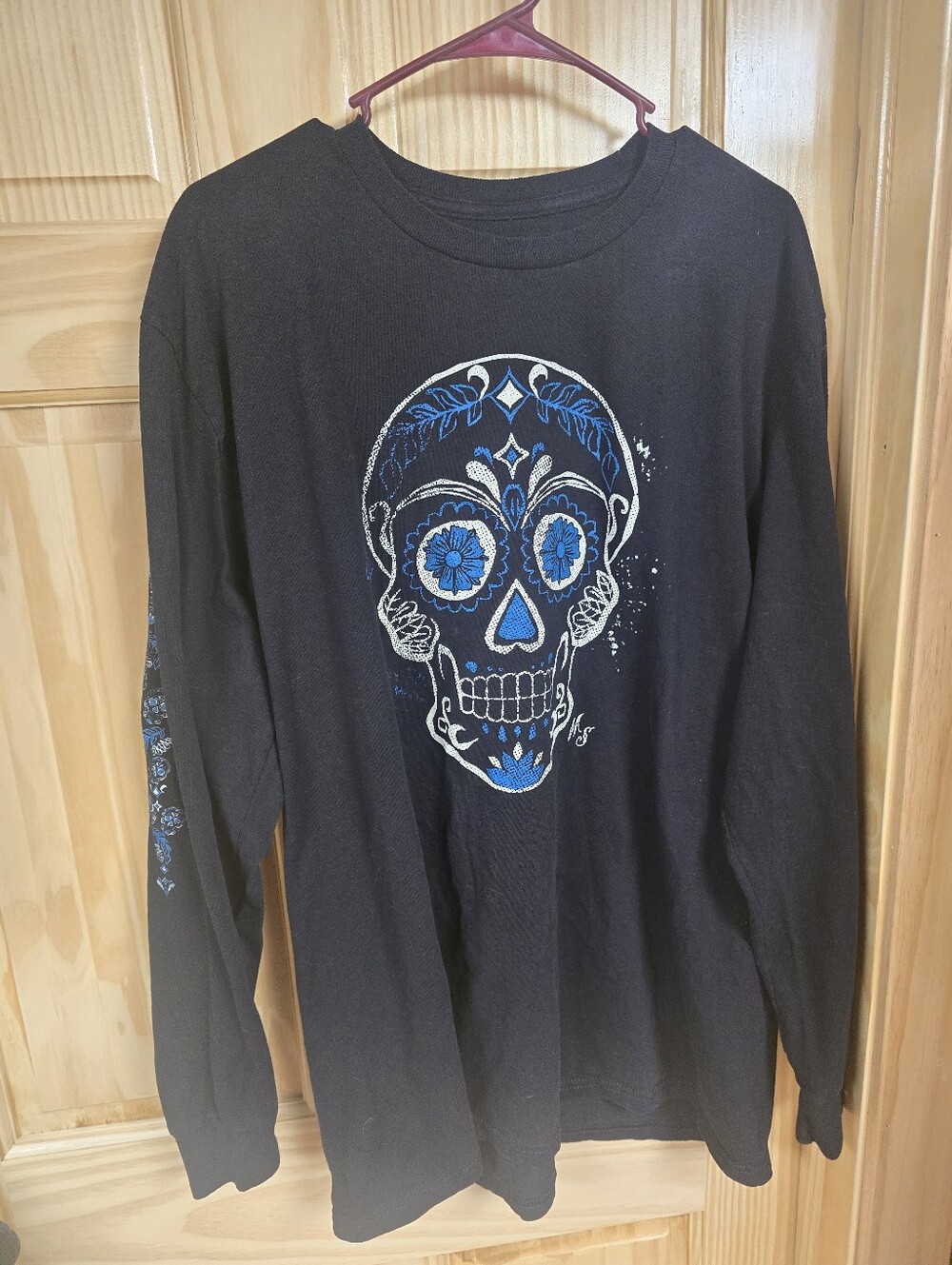 Black Mens Long-Sleeve Tee with Blue Skull Graphic